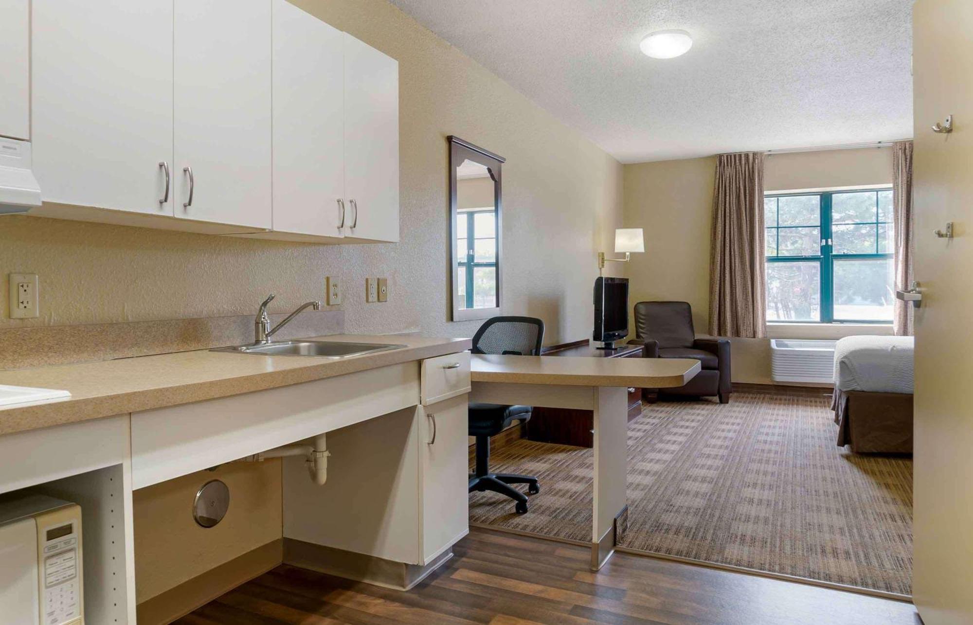 Extended Stay America Suites - Detroit - Madison Heights Esterno foto